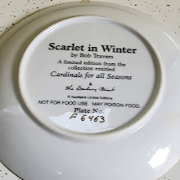 The Danbury Mint Collection "SCARLET IN WINTER" Collectors Plate By Bob Travers. - Picture 2 of 2